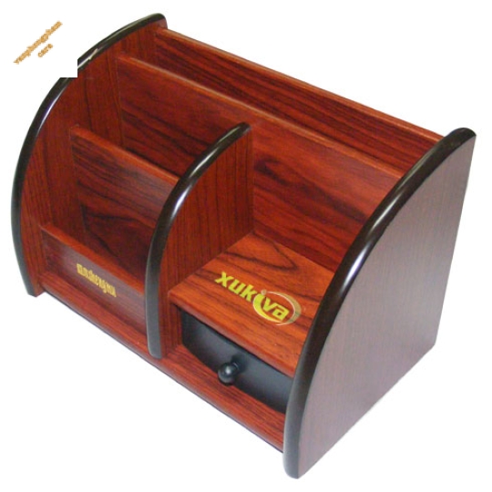 •	Hộp cắm bút gỗ Xukiva Số -6051